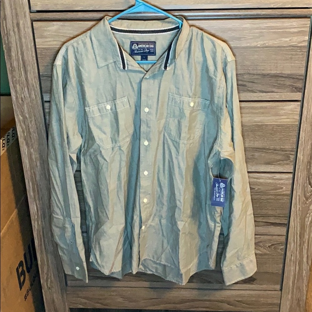 Men’s button down long sleeve